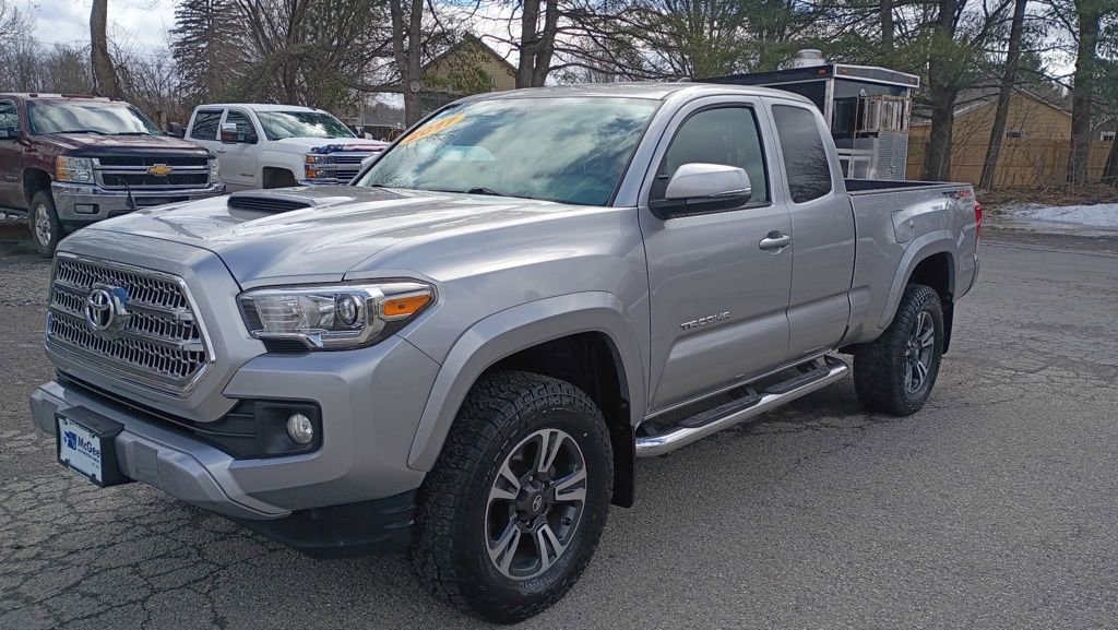Used 2017 Toyota Tacoma TRD Sport w/ Premium & Technology Package image 1