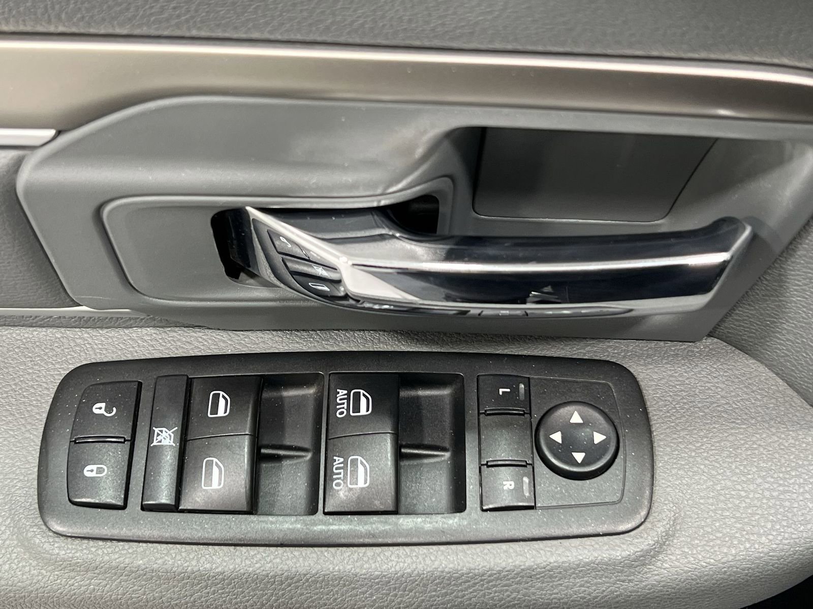 Used 2015 RAM 1500 Big Horn image 13