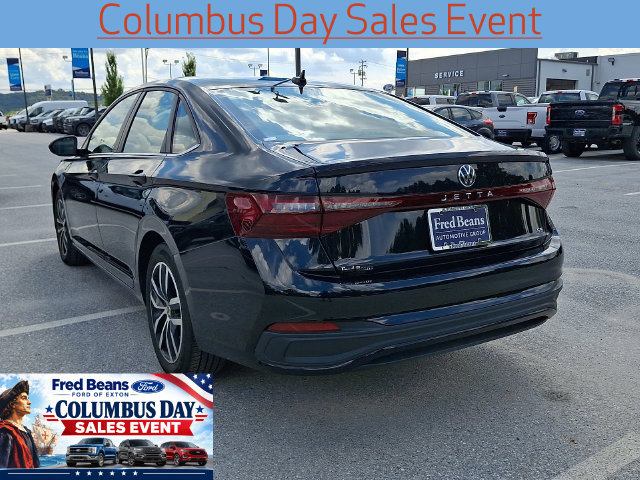 Used 2025 Volkswagen Jetta SE FWD image 8