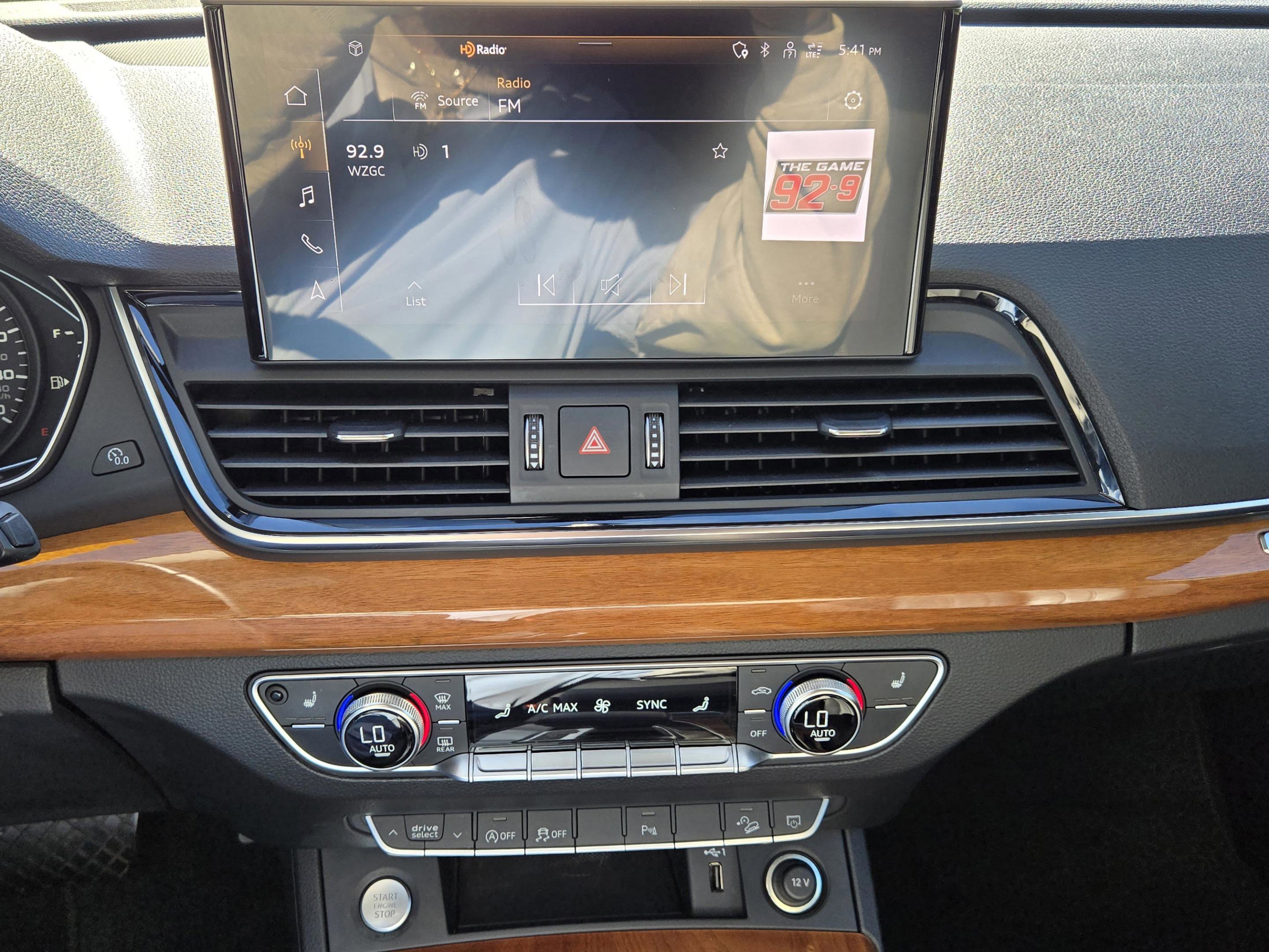 Used 2021 Audi Q5 2.0T Premium w/ Convenience Package AWD/4WD image 23