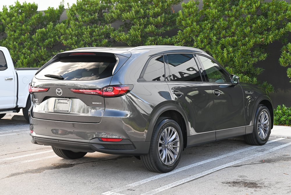 Certified 2025 MAZDA CX-90 3.3 Turbo w/ Preferred Package image 4