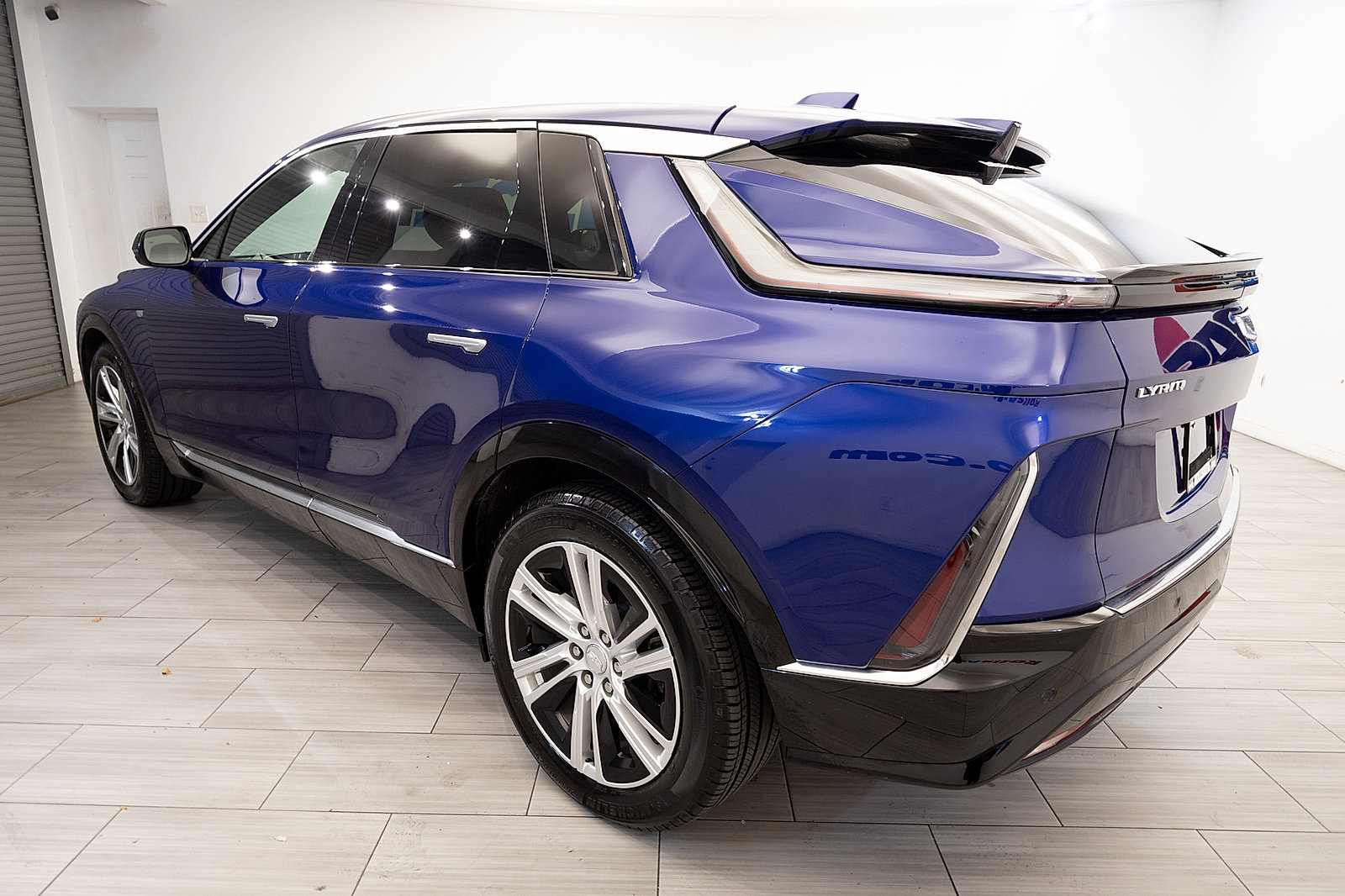 Used 2024 Cadillac Lyriq Tech AWD/4WD image 3