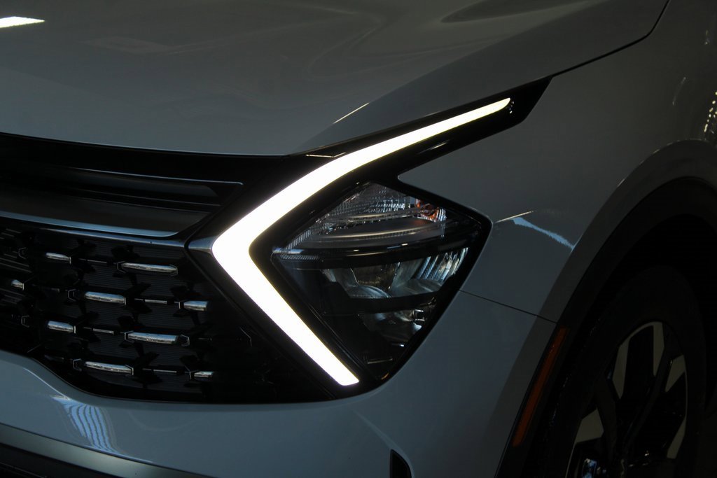 Used 2023 Kia Sportage X-Line image 2