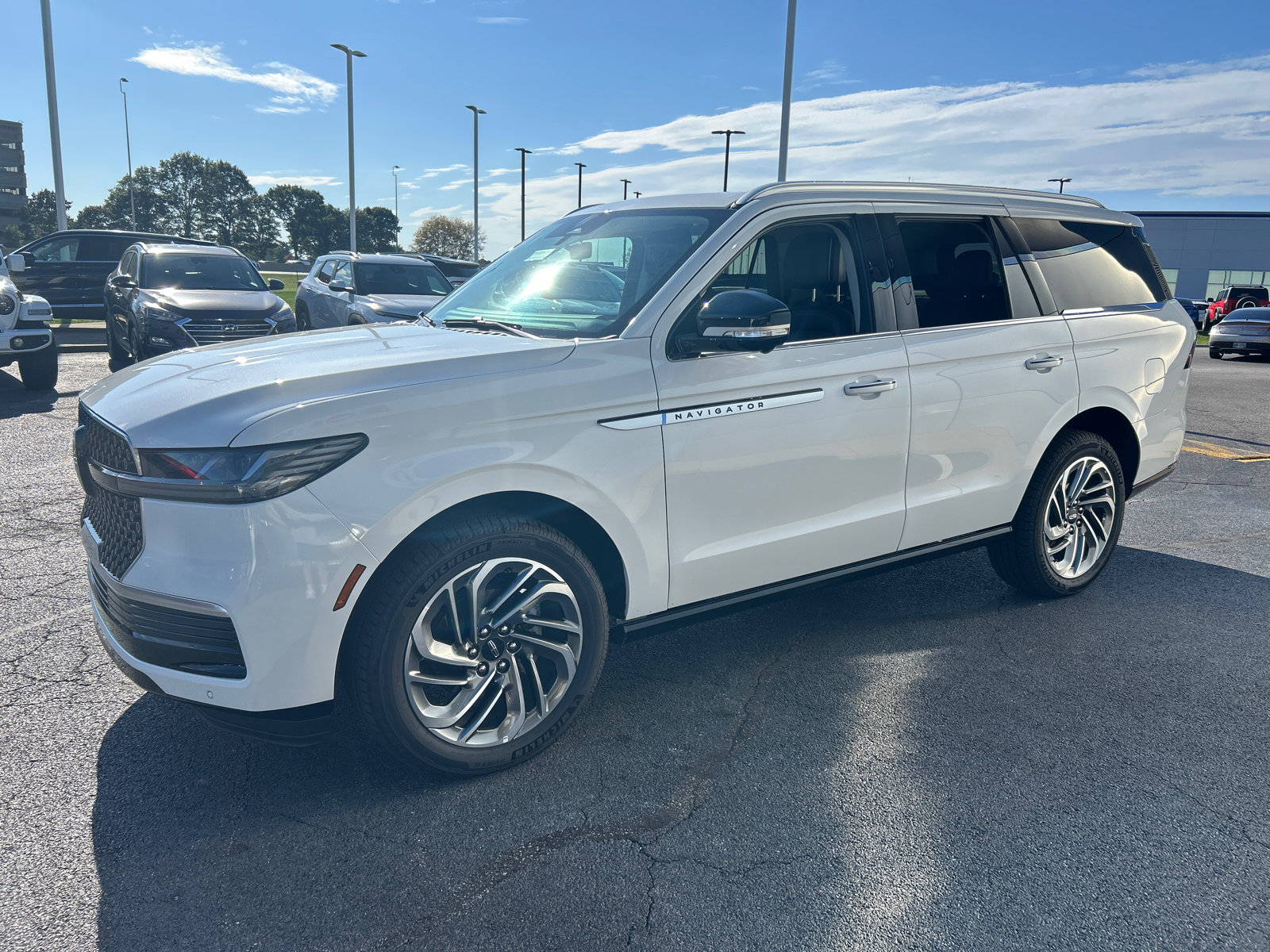 New 2026 Lincoln Navigator Reserve AWD/4WD image 3