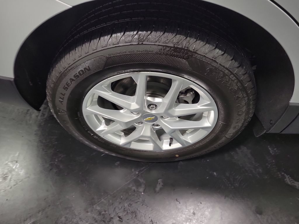 Used 2022 Chevrolet Equinox LS w/ LPO, Floor Liner Package AWD/4WD image 11