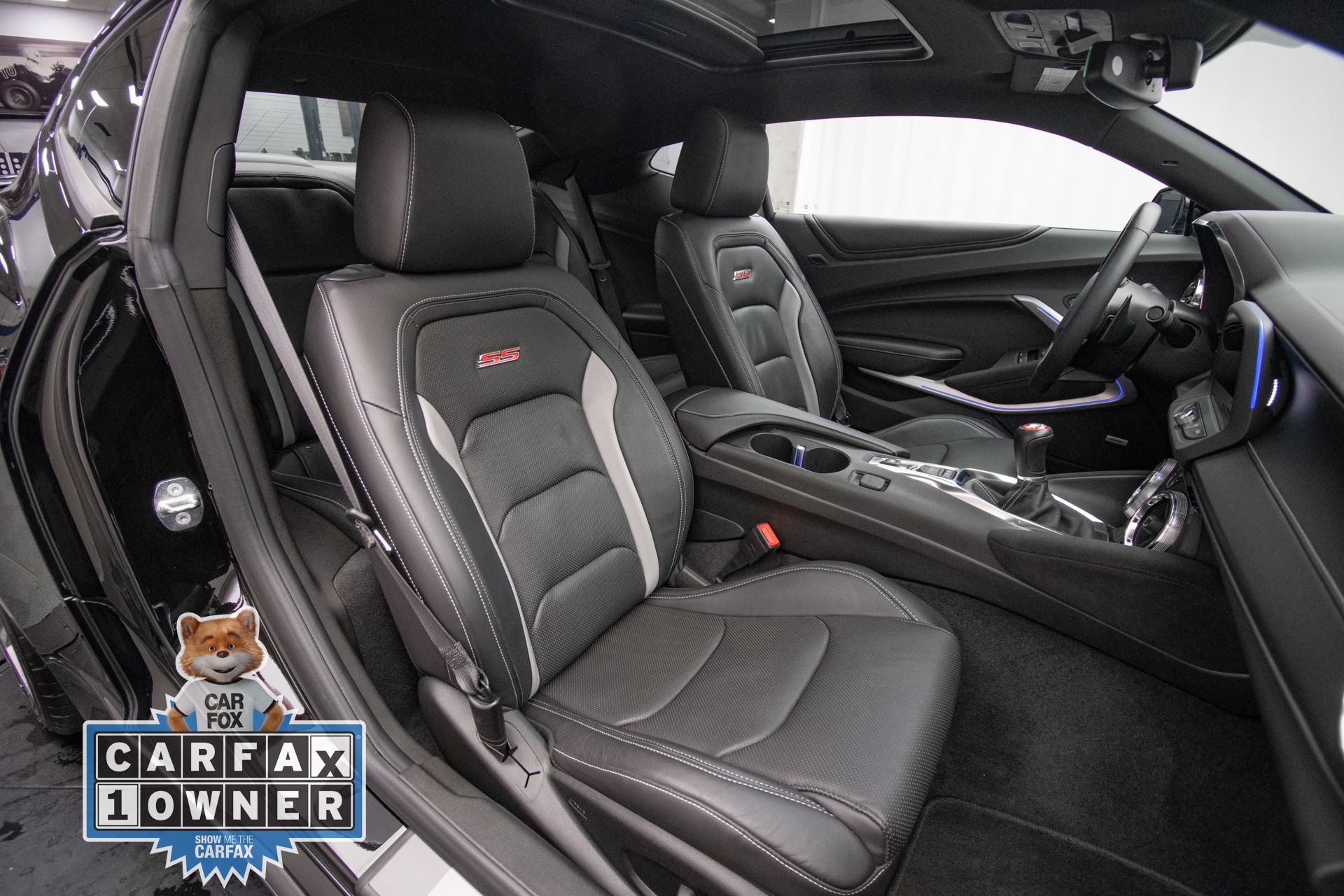Used 2018 Chevrolet Camaro SS RWD image 13