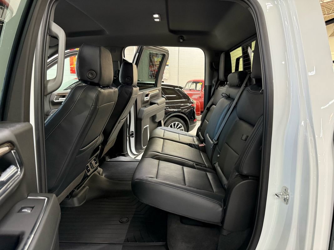 Used 2025 GMC Sierra 2500 SLE w/ Preferred Package image 16