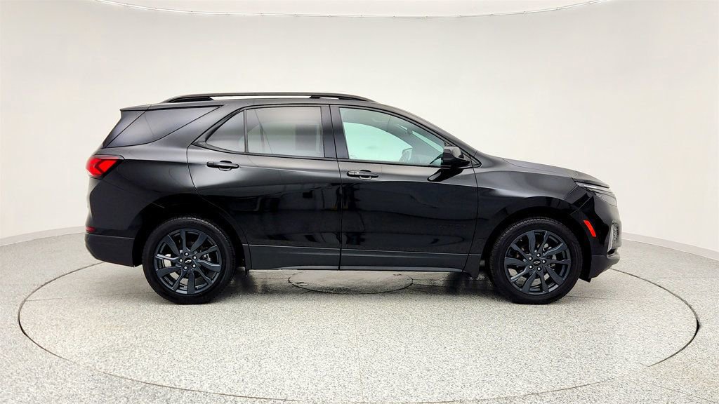 Used 2022 Chevrolet Equinox RS w/ LPO, Floor Liner Package image 4