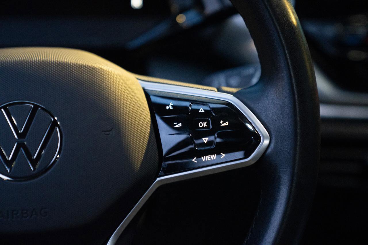 Used 2022 Volkswagen ID.4 Pro RWD image 37