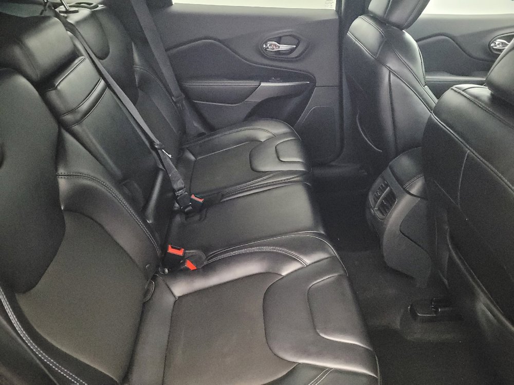 Used 2019 Jeep Cherokee Latitude Plus w/ Comfort/Convenience Group image 19