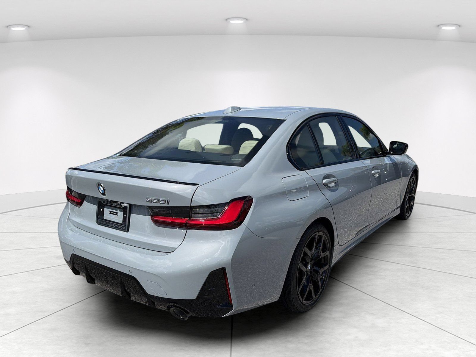 New 2026 BMW 330i Sedan w/ M Sport Package RWD image 4