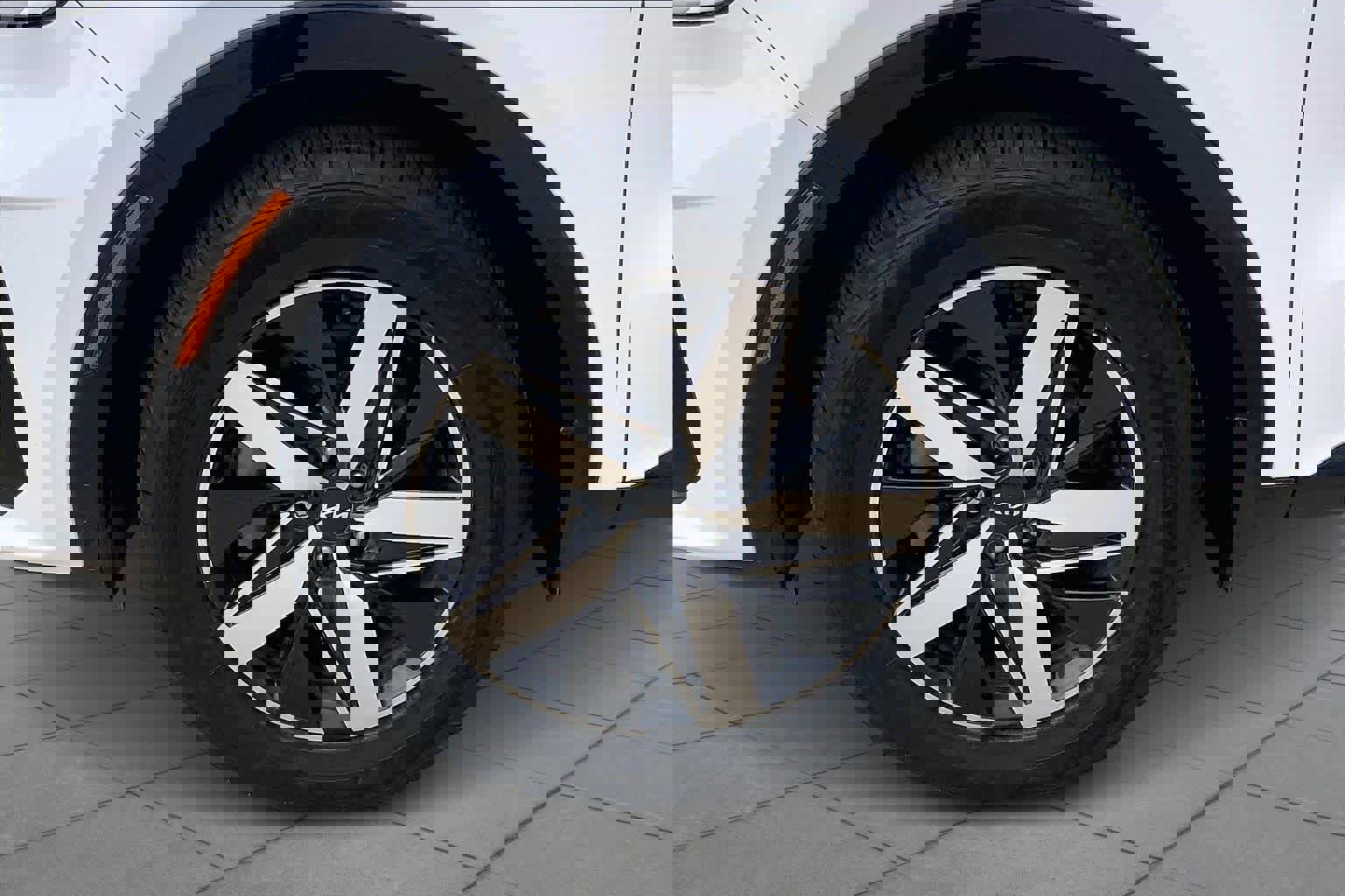 Used 2022 Kia Sorento EX w/ Panoramic Sunroof Package image 10