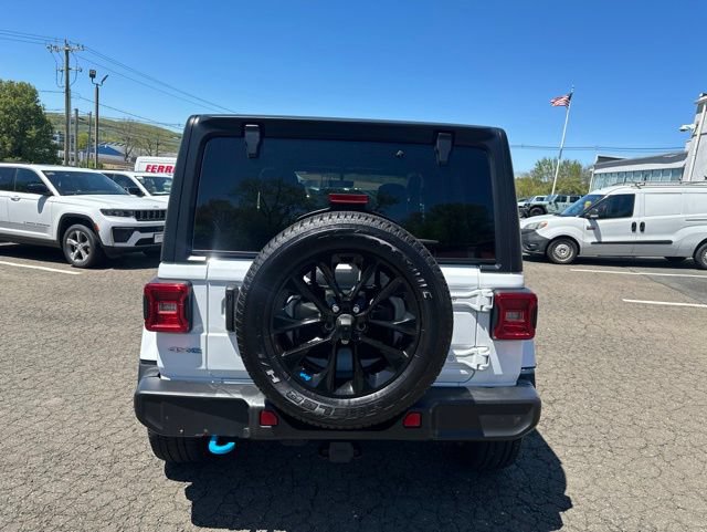 Used 2023 Jeep Wrangler Unlimited Sahara w/ Cold Weather Group AWD/4WD image 6
