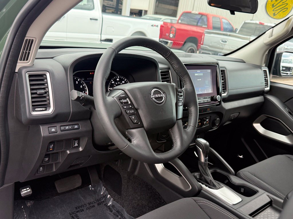 Used 2024 Nissan Frontier SV w/ SV Convenience Package RWD image 4