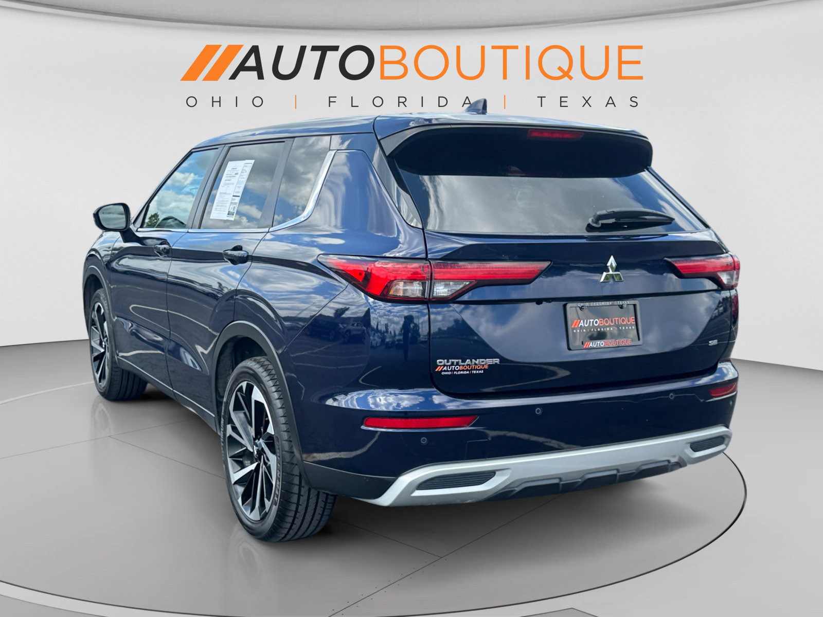 Used 2022 Mitsubishi Outlander SE FWD image 3
