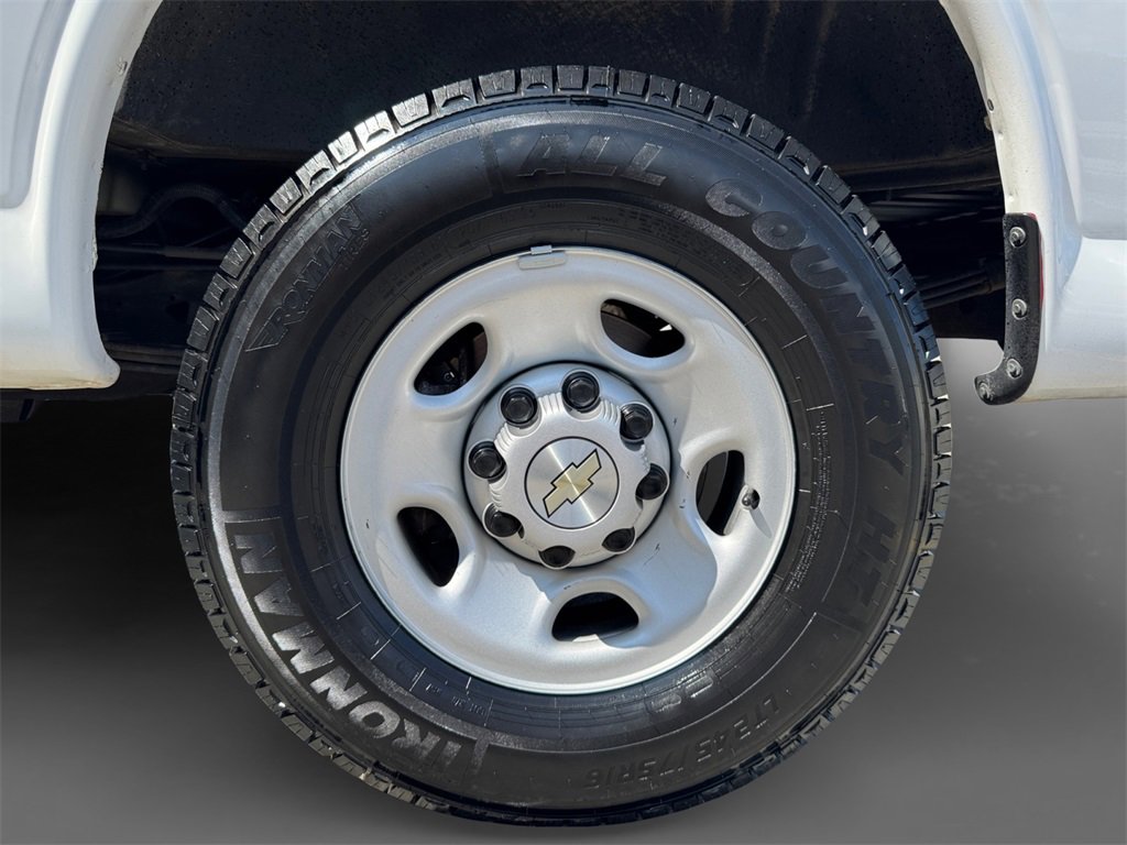 Used 2022 Chevrolet Express 2500 w/ Driver Convenience Package image 11