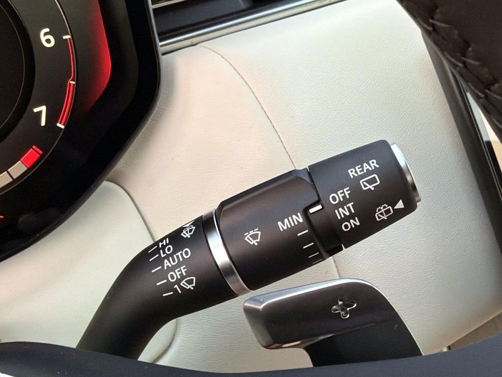 New 2026 Land Rover Range Rover SE image 28