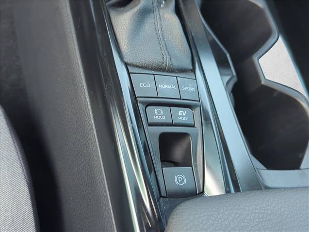 Used 2025 Toyota Camry LE FWD image 21