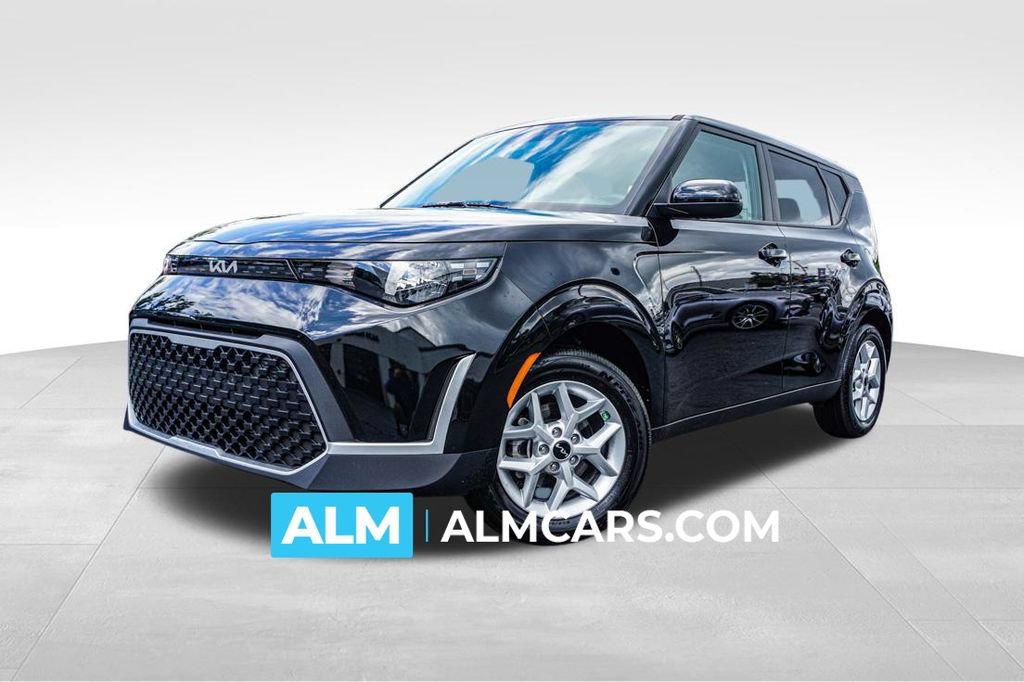 Used 2025 Kia Soul LX w/ LX Technology Package FWD image 1