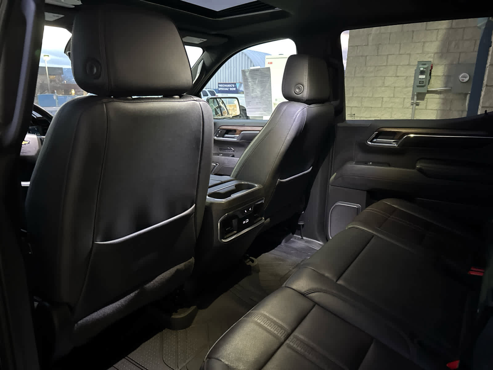 Certified 2023 Chevrolet Silverado 1500 High Country w/ Technology Package image 33