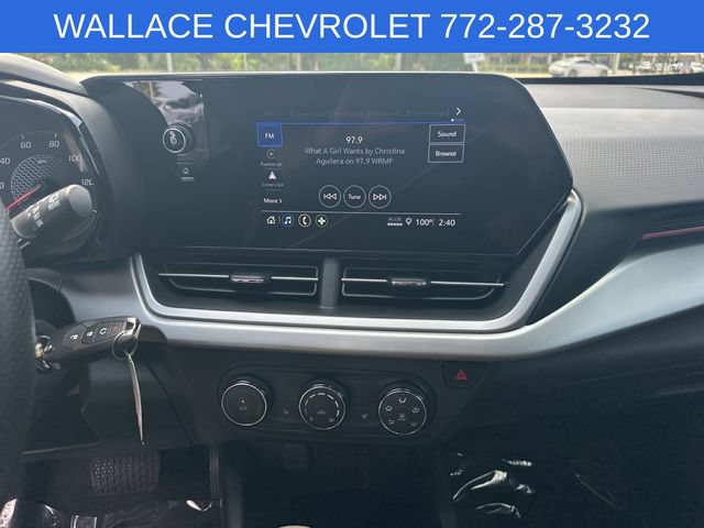 Used 2024 Chevrolet Trax RS FWD image 17