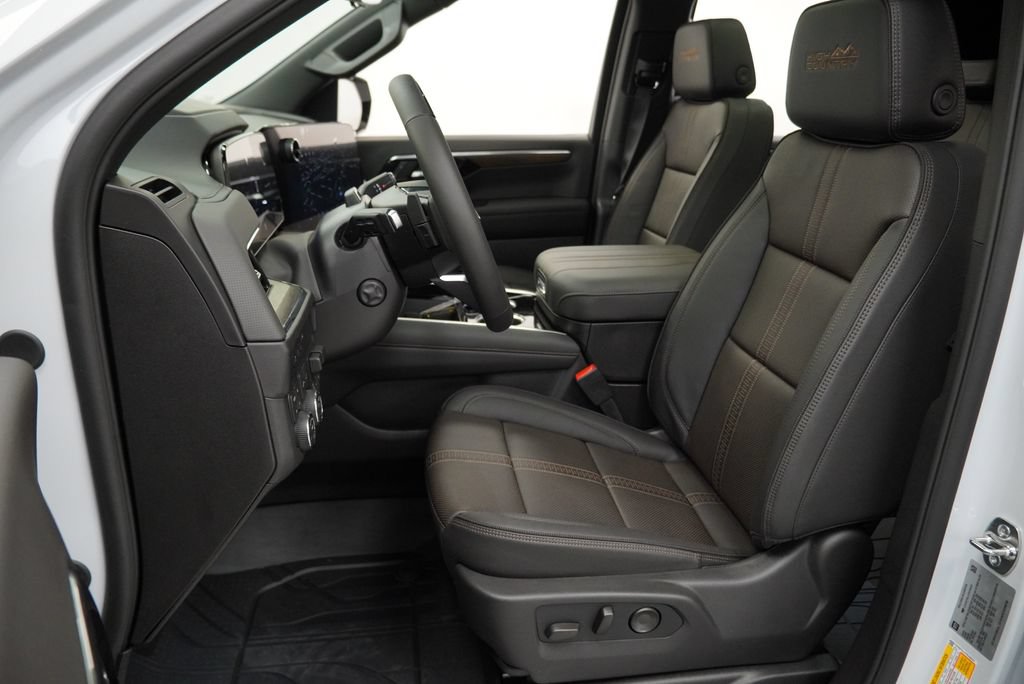 Used 2026 Chevrolet Tahoe High Country AWD/4WD image 7