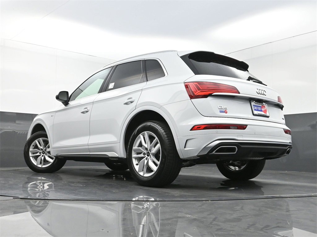 Used 2024 Audi Q5 2.0T Premium w/ Convenience Package image 29