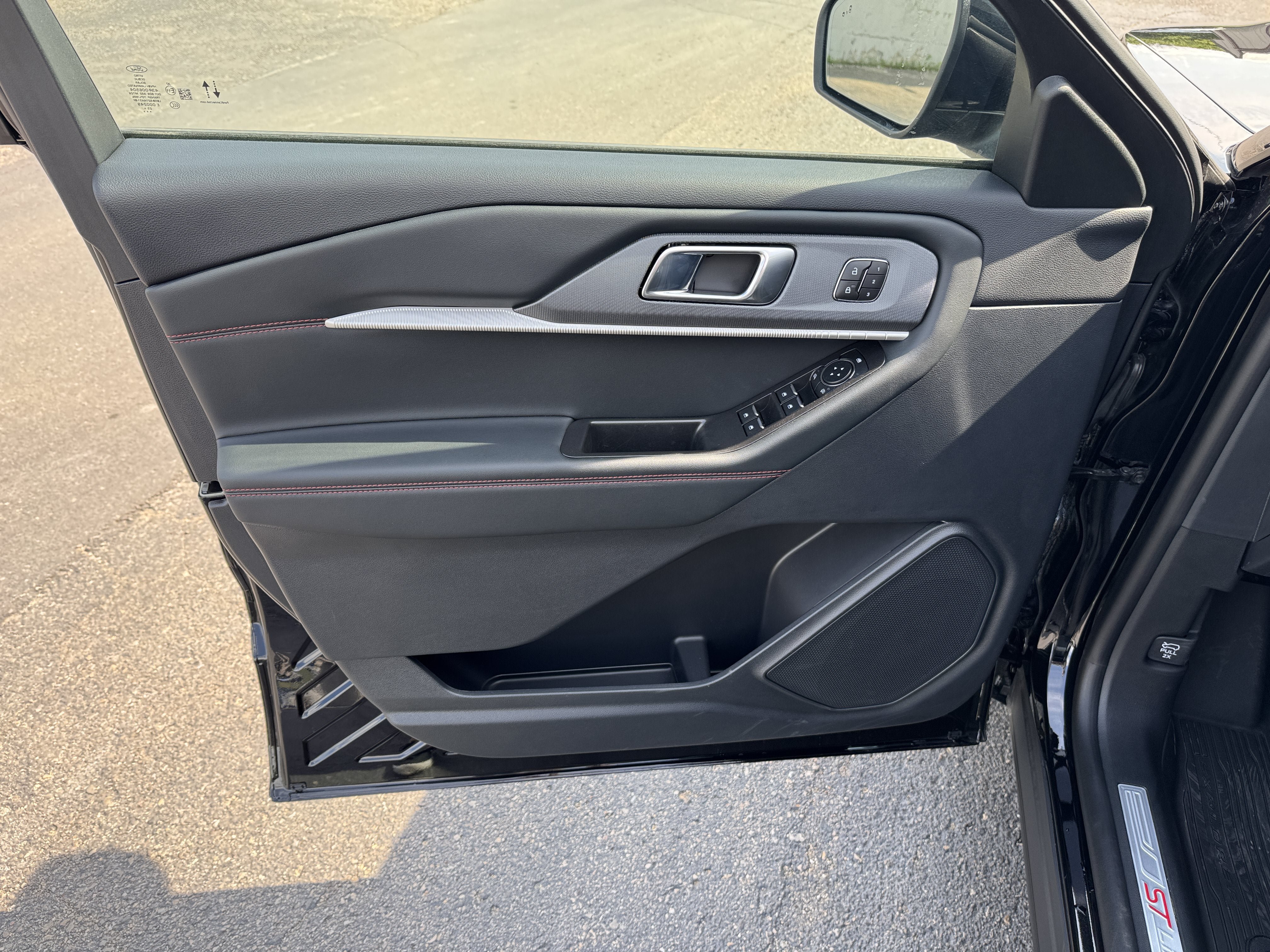 New 2026 Ford Explorer ST-Line w/ ST-Line Street Pack AWD/4WD image 7