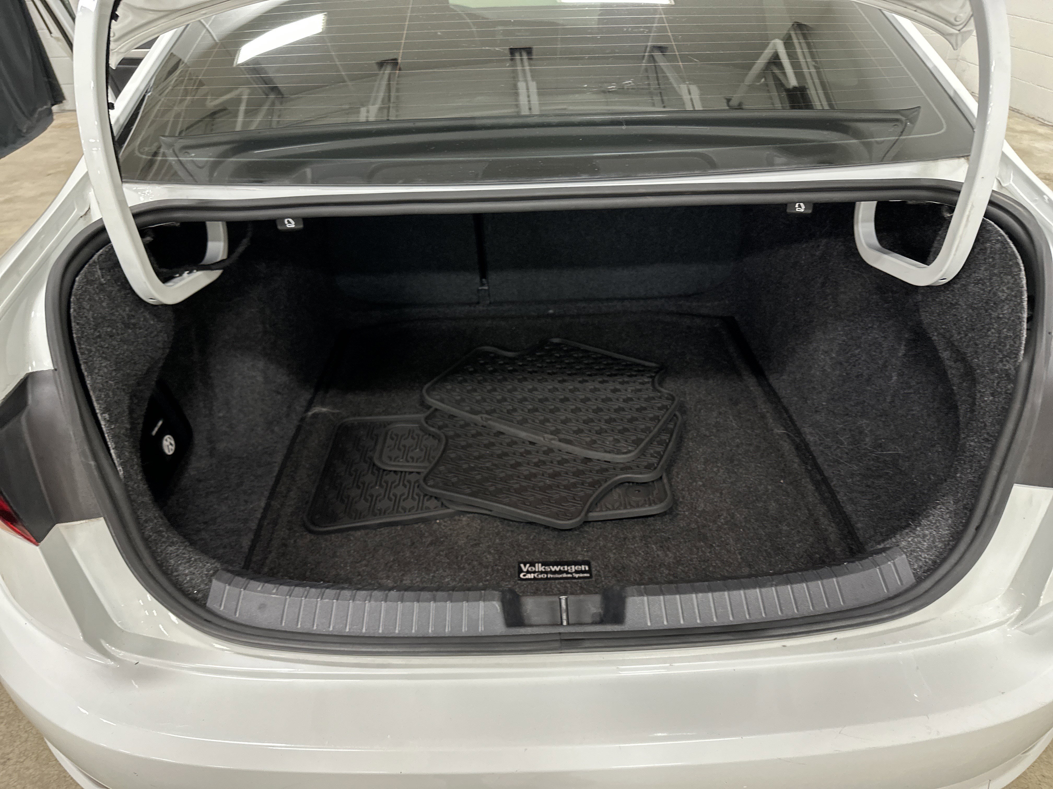 Used 2019 Volkswagen Jetta S w/ Driver Assistance Package image 32