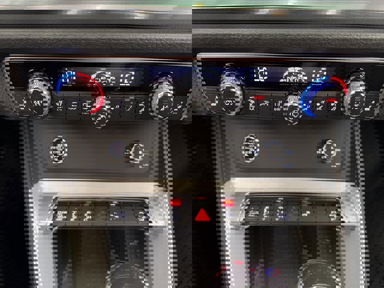 New 2025 Audi Q3 2.0T Premium image 30