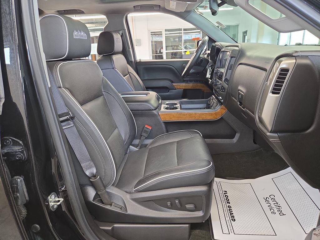 Used 2018 Chevrolet Silverado 1500 High Country w/ High Desert Package AWD/4WD image 17