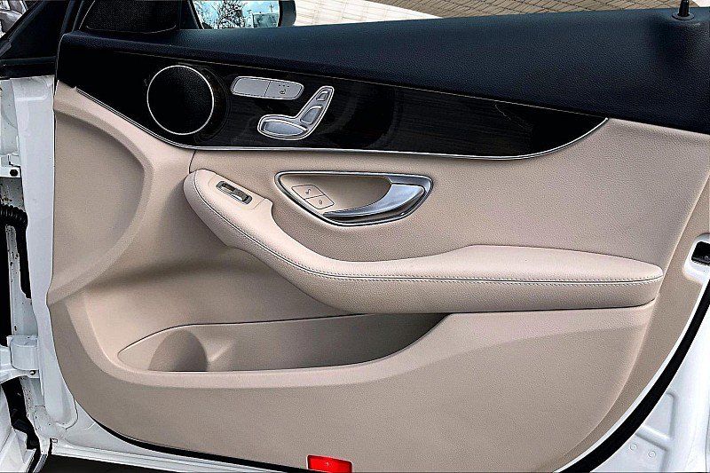 Used 2018 Mercedes-Benz C 300 Sedan w/ Premium Package image 18