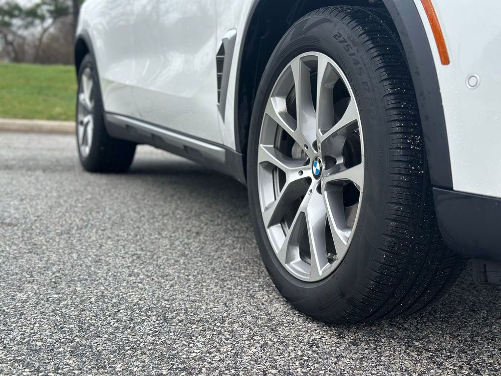 Certified 2024 BMW X5 xDrive40i w/ Premium Package AWD/4WD image 9