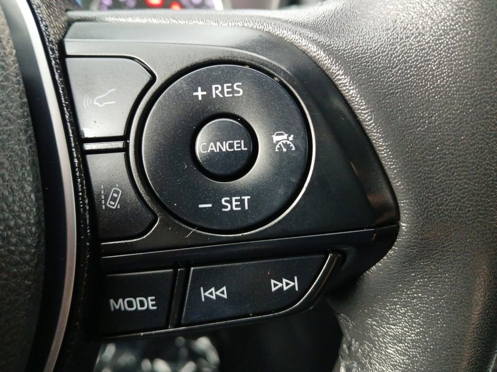 Used 2020 Toyota RAV4 XLE Premium AWD/4WD image 25