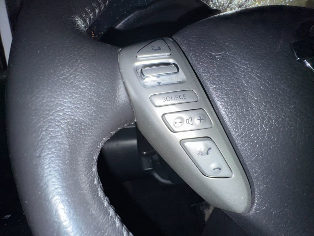 Used 2017 Nissan Versa Note SV image 24