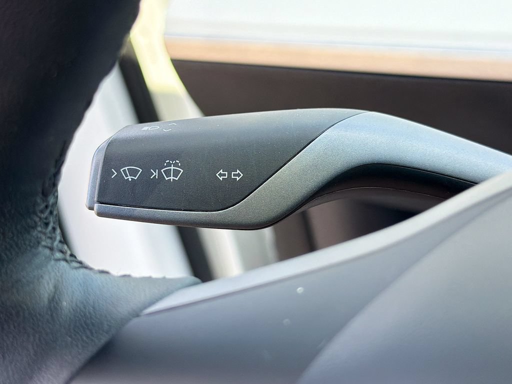 Used 2021 Tesla Model Y Long Range AWD/4WD image 18