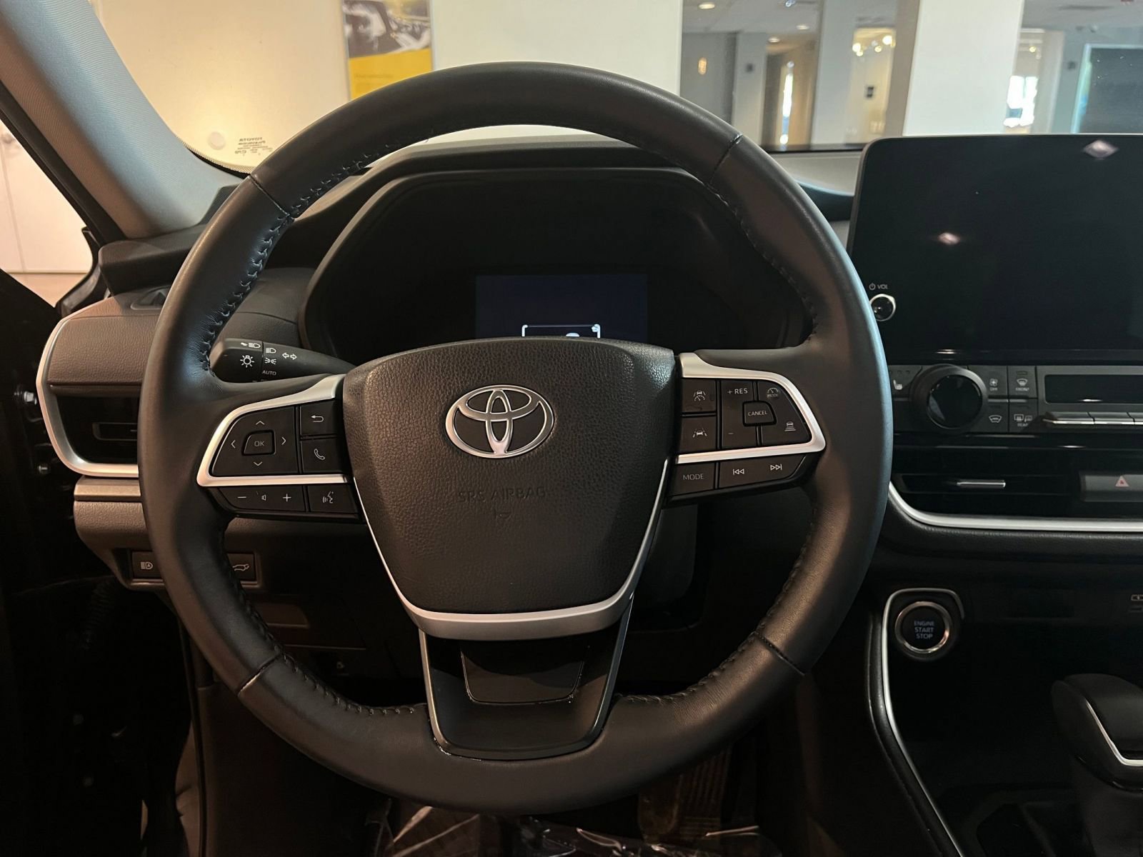Used 2025 Toyota Grand Highlander FWD image 29