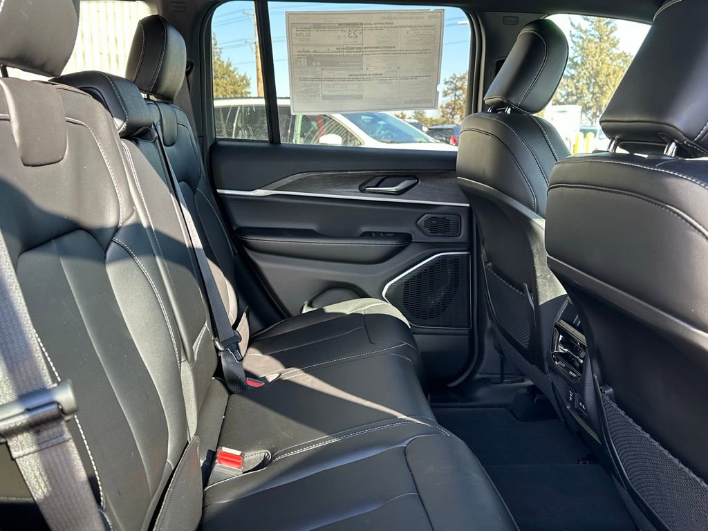 New 2026 Jeep Grand Cherokee Limited AWD/4WD image 19