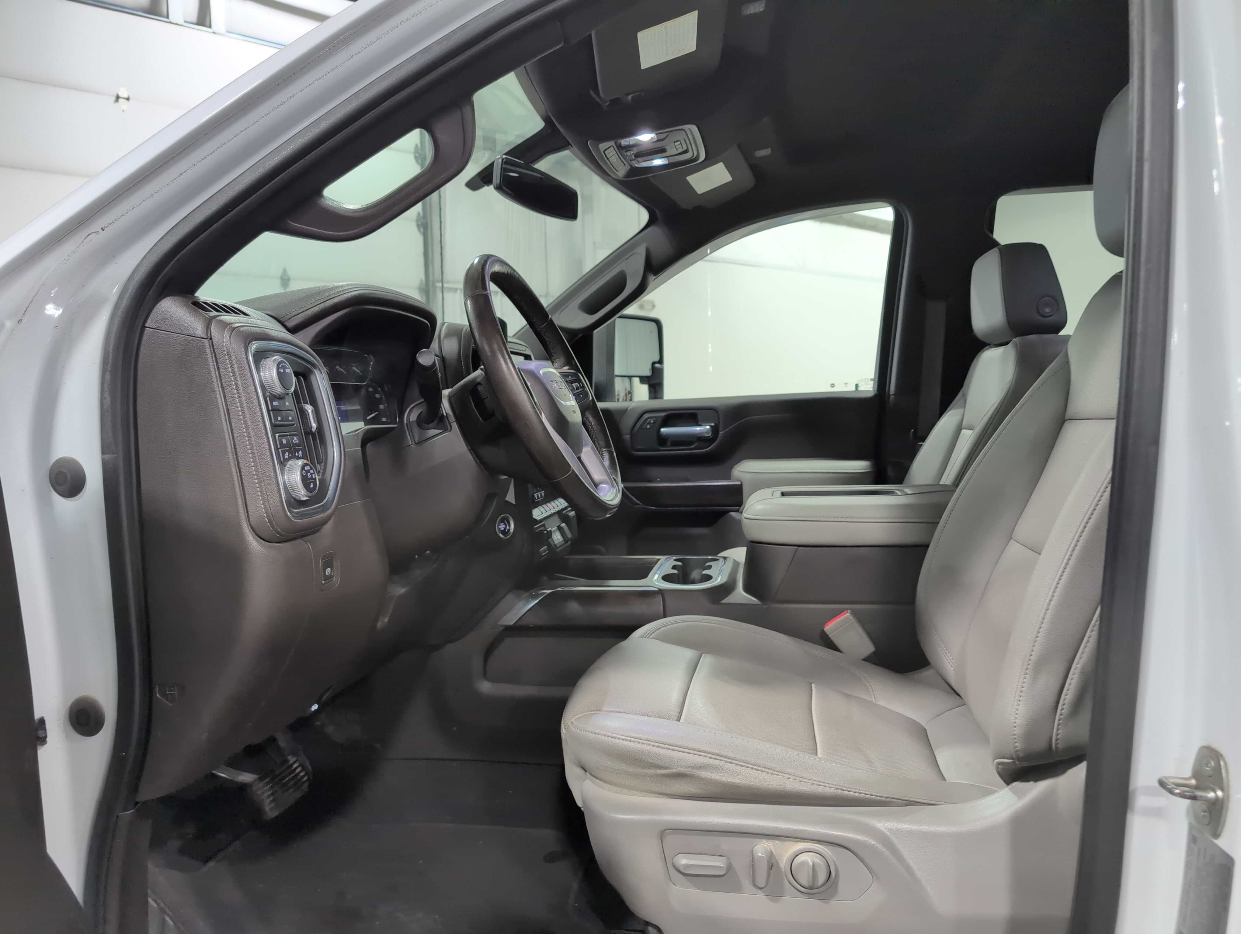 Used 2021 GMC Sierra 2500 SLT w/ SLT Premium Package AWD/4WD image 8