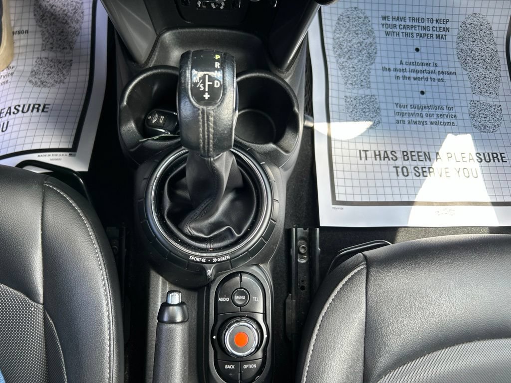 Used 2015 MINI Cooper 4-Door Hardtop FWD image 21