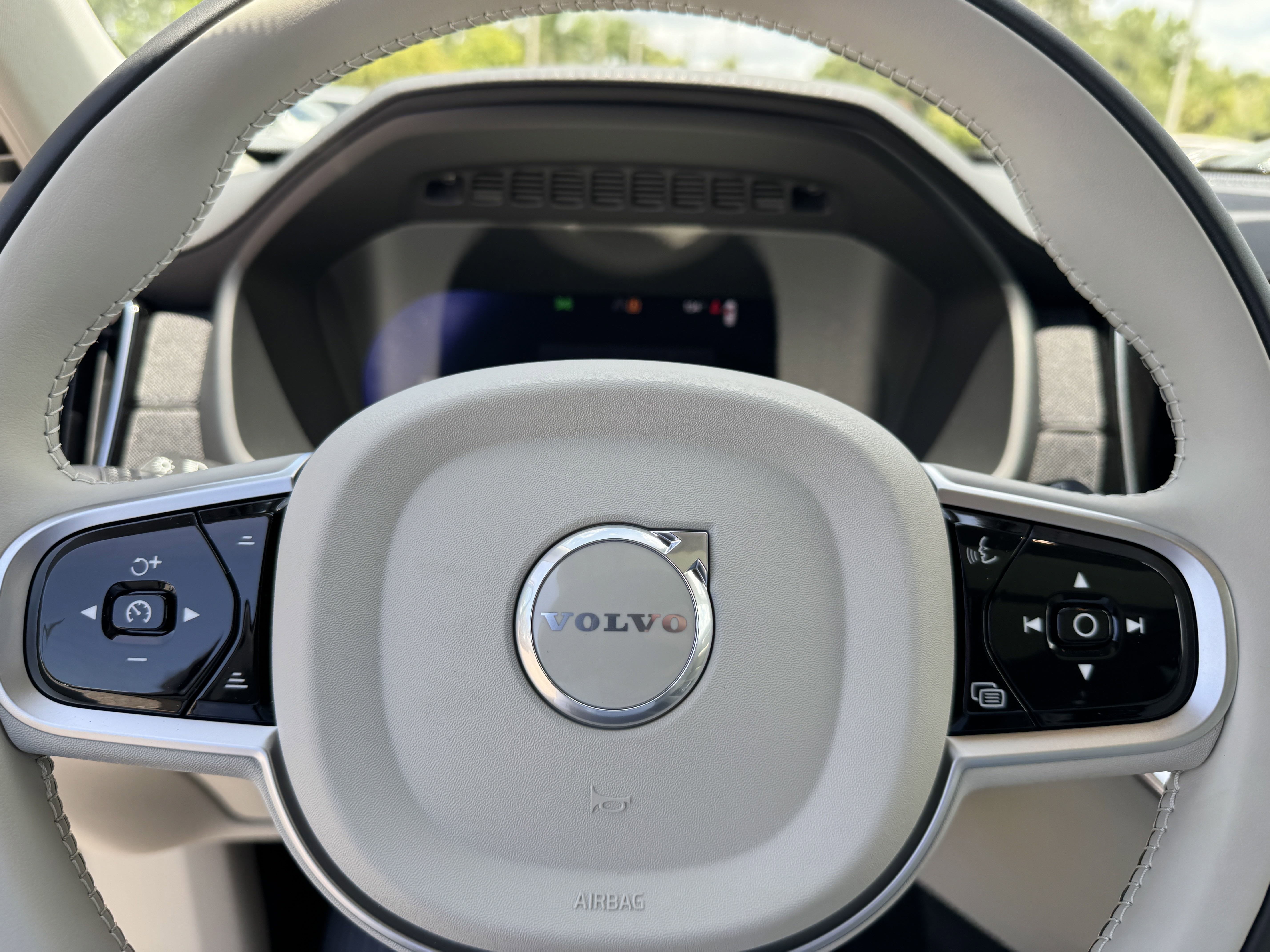 New 2026 Volvo XC90 B5 Ultra image 29