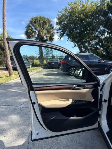 Used 2017 BMW X3 sDrive28i image 9