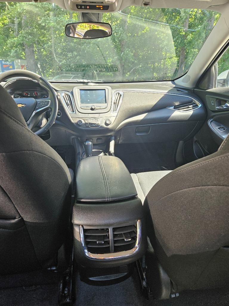 Used 2018 Chevrolet Malibu LT image 29