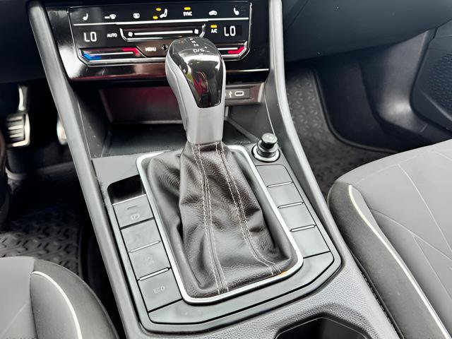 Used 2025 Volkswagen Jetta Sport image 14