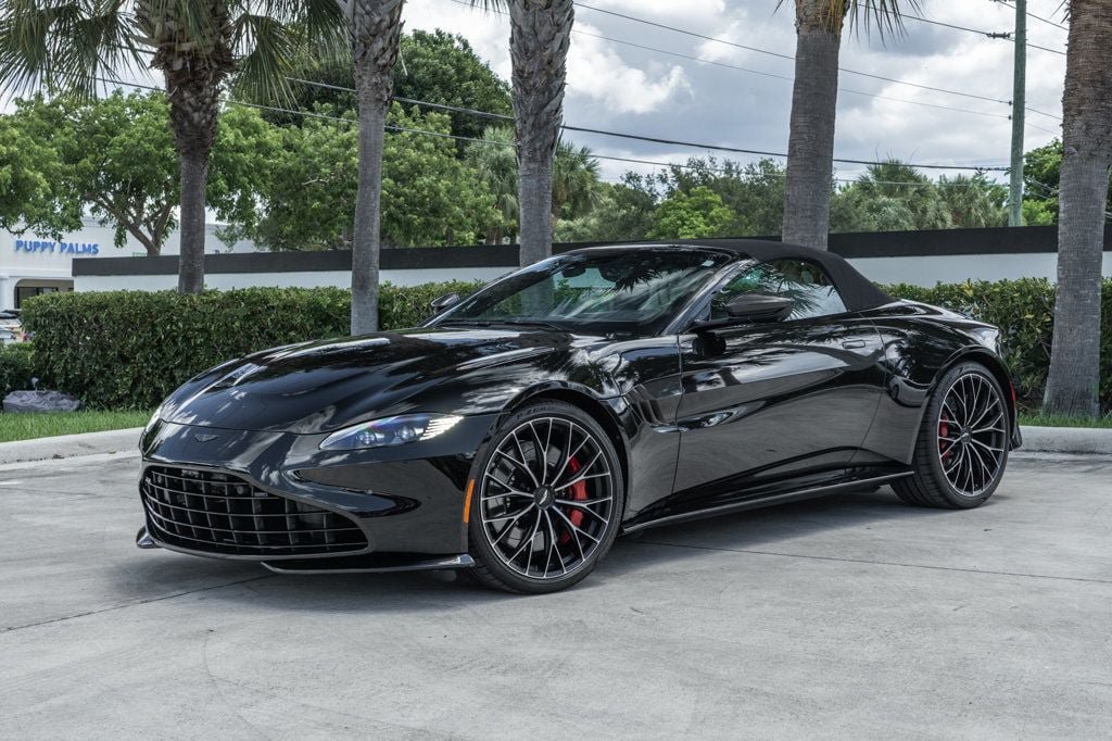 Used 2022 Aston Martin V8 Vantage Roadster RWD image 27