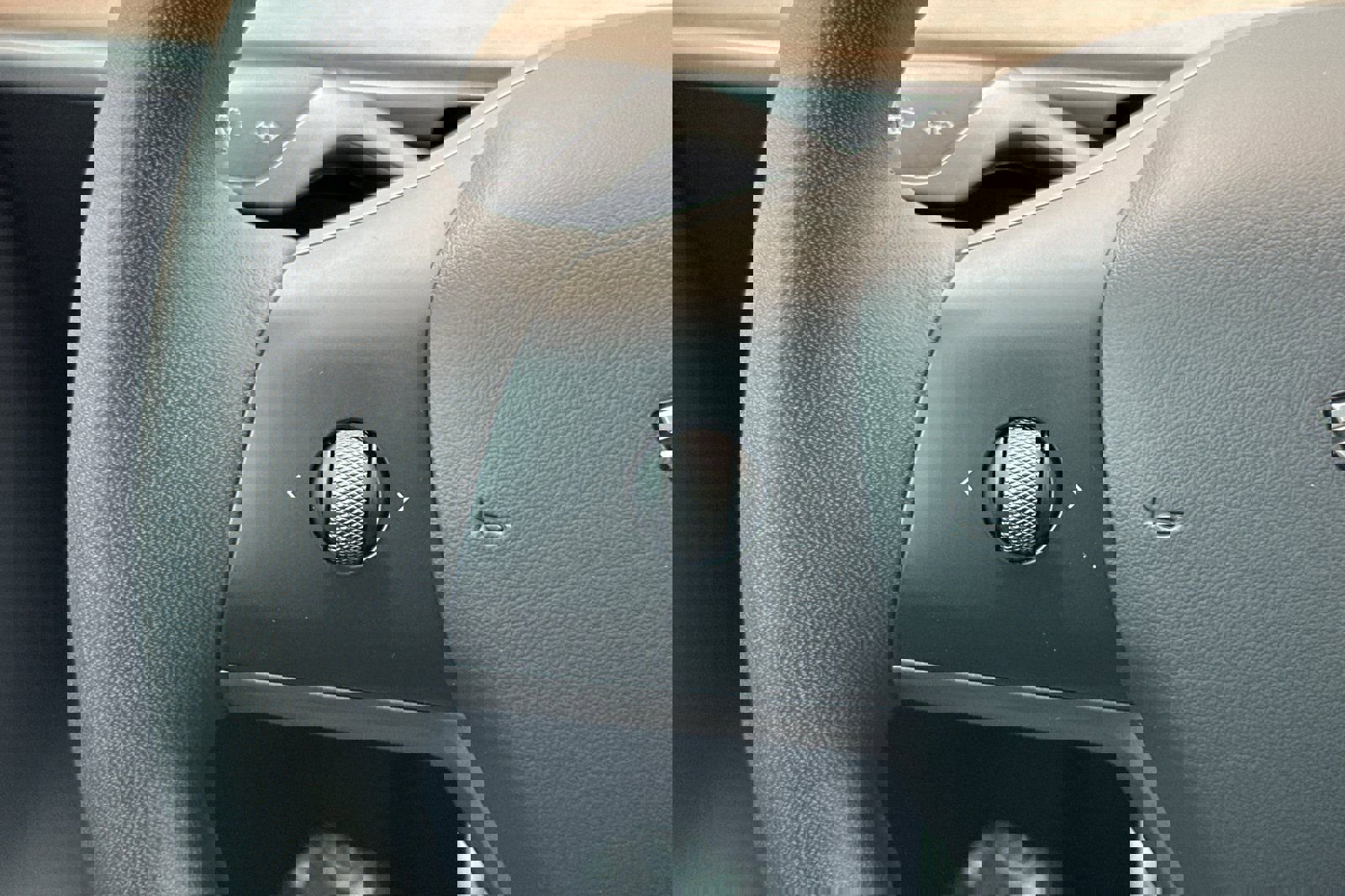 Used 2023 Tesla Model Y Performance image 27