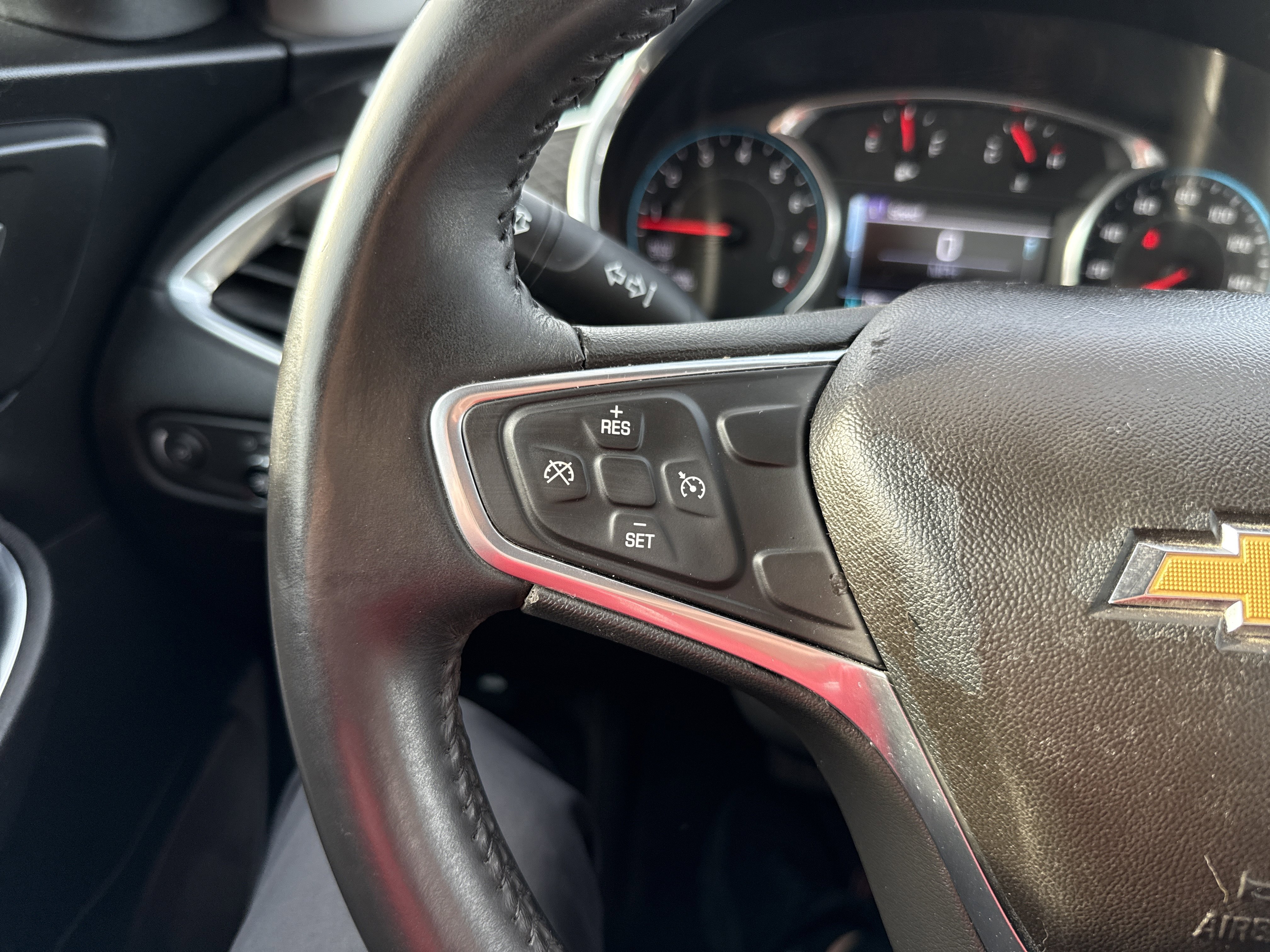 Used 2017 Chevrolet Malibu LT image 17