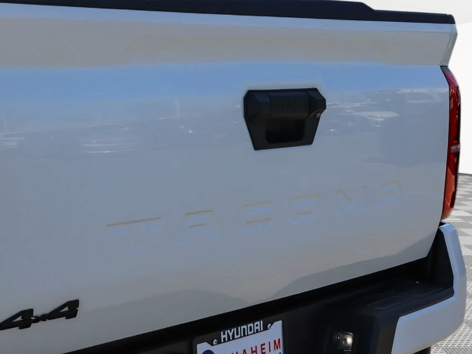 Used 2025 Toyota Tacoma TRD Off-Road AWD/4WD image 12