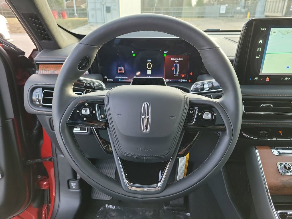 New 2026 Lincoln Aviator Black Label w/ Jet Appearance Package image 23