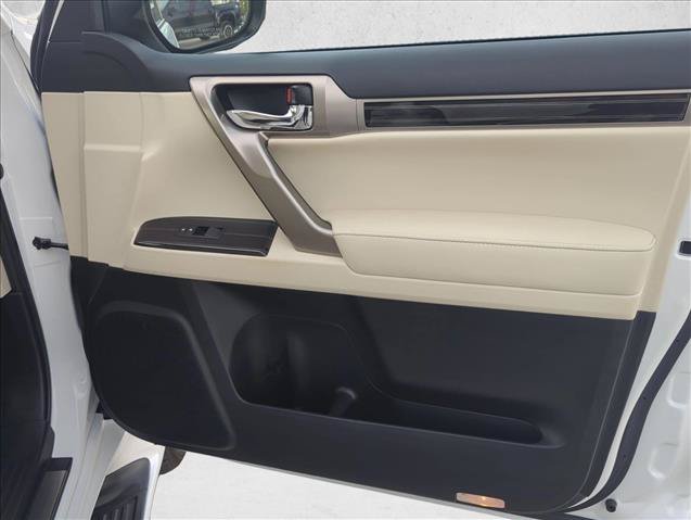 Used 2021 Lexus GX 460 Luxury w/ Accessory Package AWD/4WD image 26